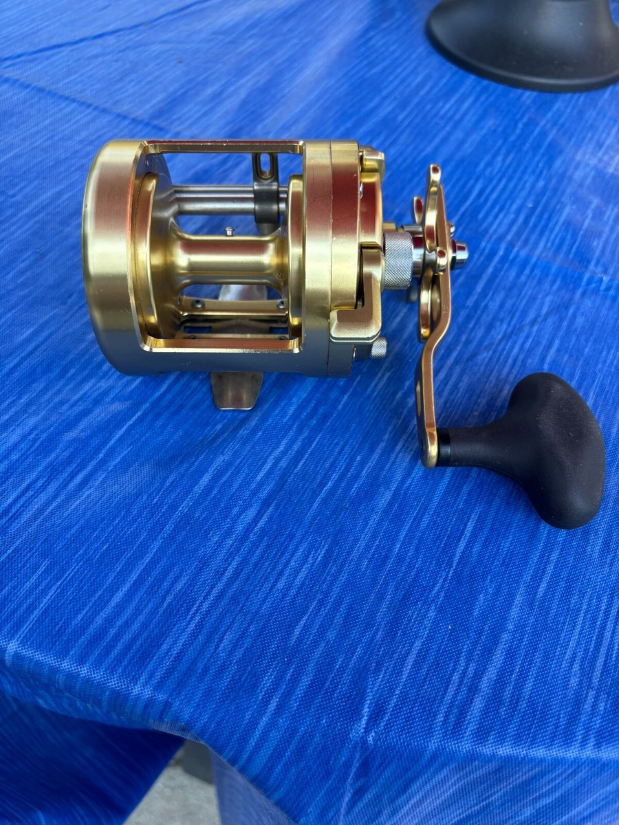 SHIMANOリール CALCUTTA700 Shimano Baitcasting Reel CALCUTTA 700 Right Gear Ratio 4.7:1