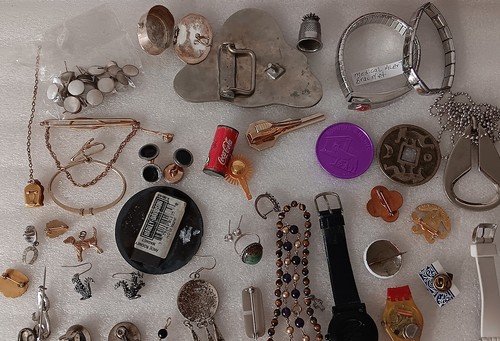 80 items Junk Drawer Jewelry Swatch Brooch Earrings Lapel Pins etc. - Picture 21 of 24