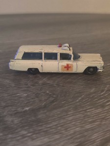 matchbox series 54 s&s cadillac ambulance