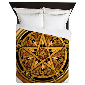 CafePress-Masculine-Gold-Pentacle-Queen-Duvet