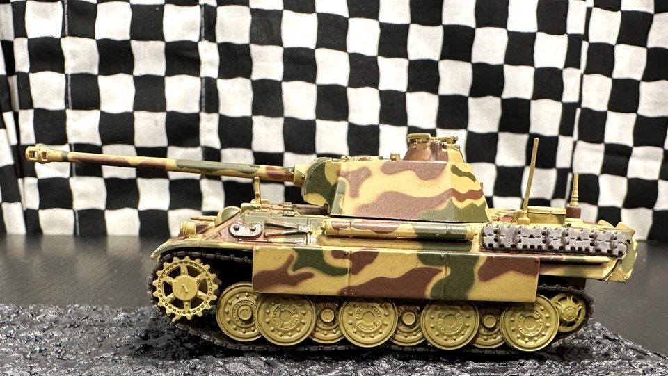 Tanque Altaya Pz.Bef.Wg Panther V Ausf.G -116 Pz. Div., Alemania 1945- 1:72 con estuche Foto 3 de 4