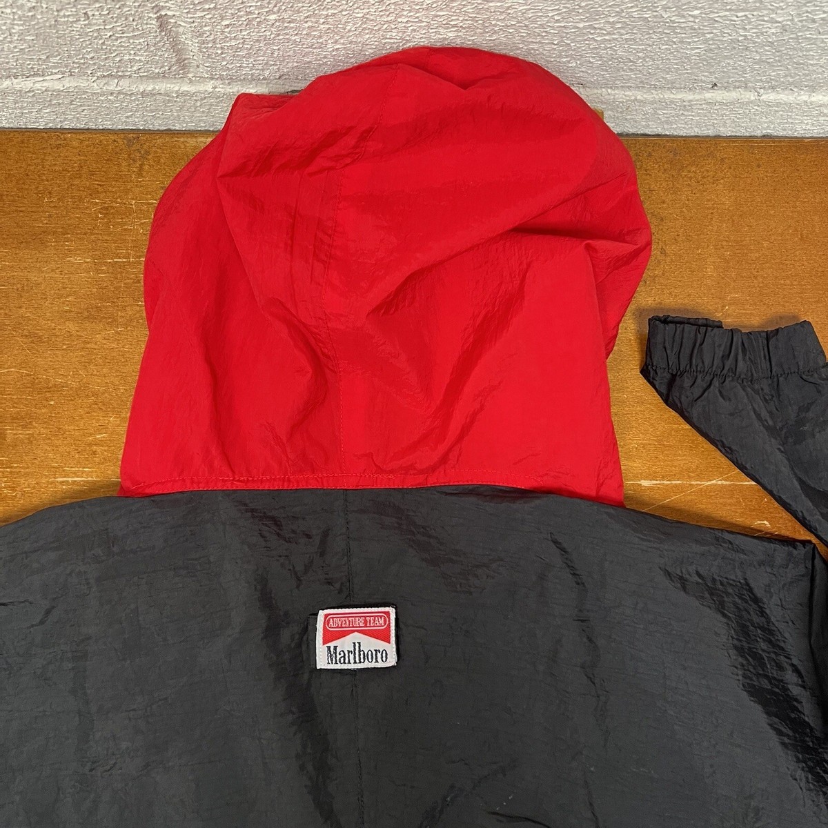 Vintage Marlboro Jacket Mens Large Red Black Windbreaker Adventure 