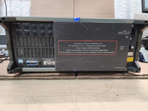 HP/Agilent 8161A Programmable Pulse Generator Option 020 - Picture 2 of 2