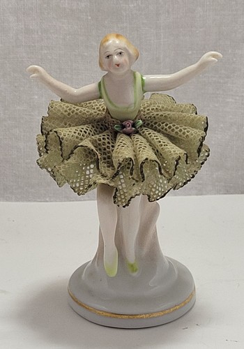 Vintage Ballerina Figurine Handpainted with lace Occupied Japan 3.5” - Picture 3 of 8