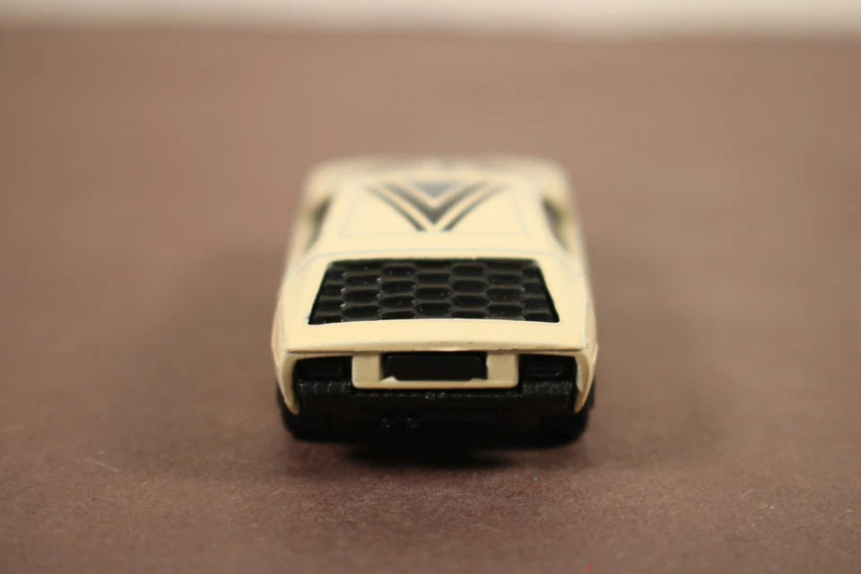 Vintage Matchbox White Super G.T.  Lamborghini Marzal LQQK - Image 4 of 4