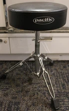 PACIFIC DRUM THRONE W/ THICK SEAT PAD