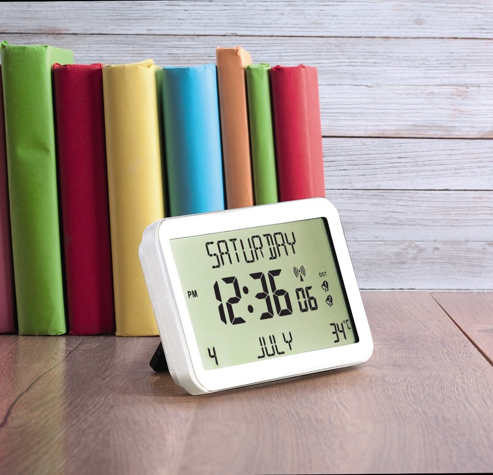 Easy To Read Radio Controlled Calendar Clock Displays Time Day Date ...