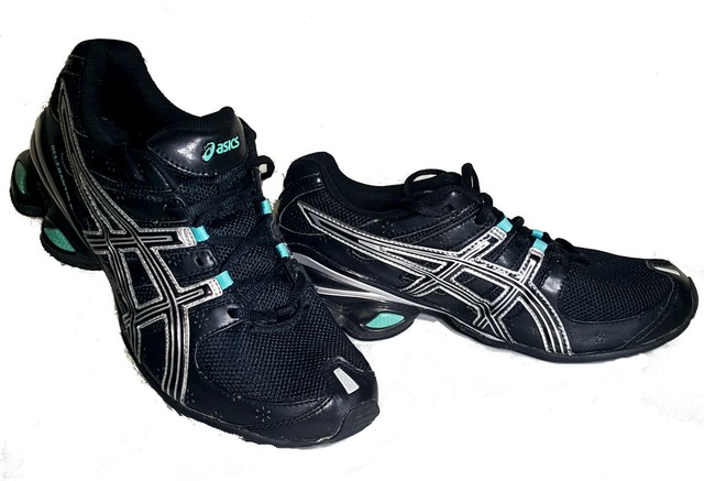 women's black asics