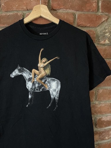 Beyoncé Renaissance Box Set Pose #4 Shirt Size M - Picture 2 of 7