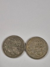 1967 and 1982 Australian 20 cents coin, Elizabeth II platypus swimming D16