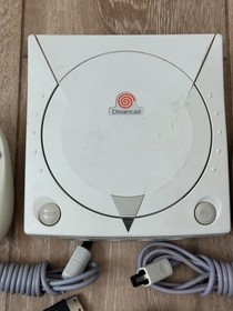 Sega Dreamcast Console HKT-3020 With 2 Controllers, 2 VMU And Cords TESTED WORKS