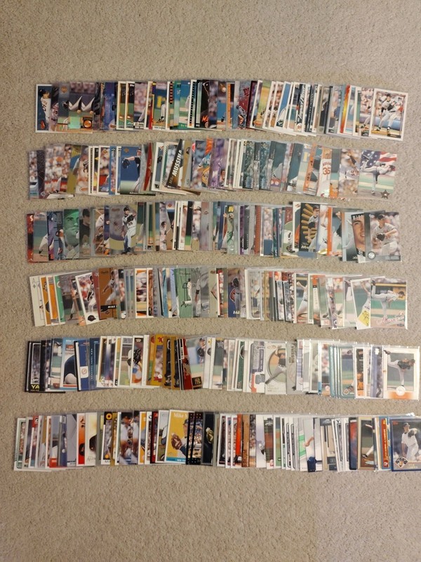 (304) 1992-2025 MIKE MUSSINA ALL DIFFERENT MASSIVE LOT BRANDS INSERTS NRMT HOF