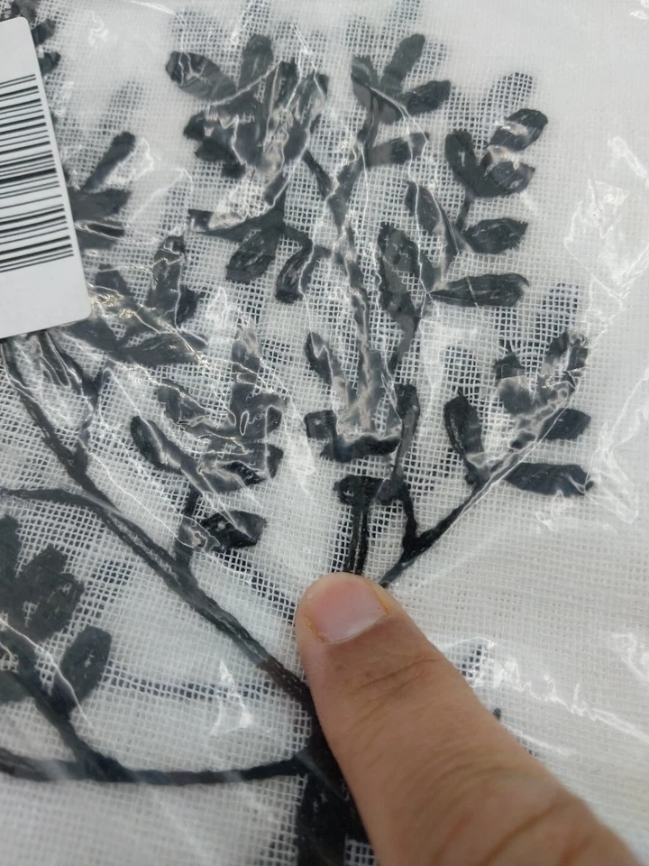 Nicolle Miller l Juego de 2 Paneles Cortina Transparente Negro/Blanco Bordado 54x 84 pulgadas Foto 3 de 4