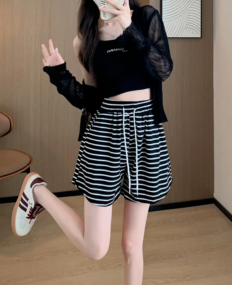 Style Kpop High Waisted Shorts Korean Style] High Waist Black A-line Dress-up  Short  Ordicle