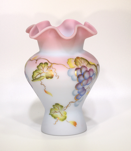 Fenton Art Glass 2005 7" Blue Burmese Vase, LTD /1950, HP, Grape Vines - Picture 2 of 7