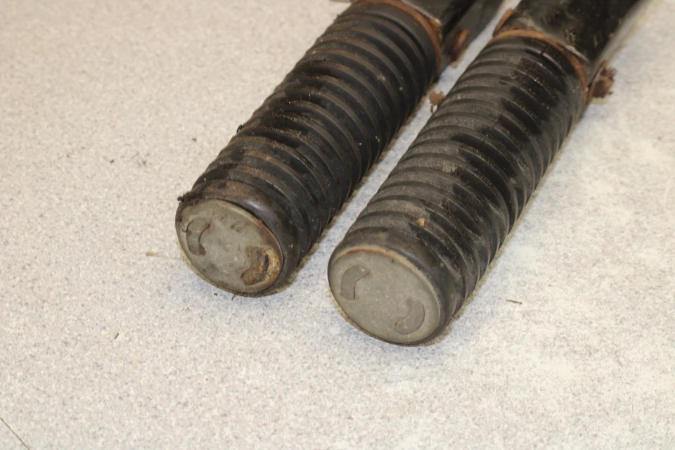 1978 Honda Hawk I 400 CB400T APOIOS PARA OS PÉS TRASEIROS CONJUNTO DE DEGRAUS PAR X11-0110.UL - Imagem 2 de 3