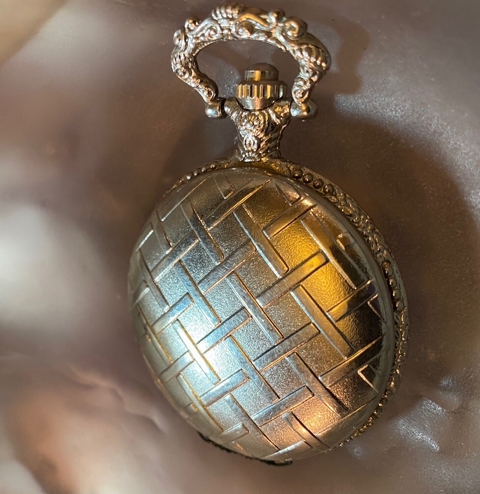 Pocket Watch Louis Jourdan Classique Silver Toned Squared Pocket Watch Louis Jourdan Classique Silver Toned Squared