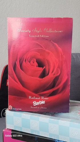 Barbie Collection Radiant Rose 1996 - NEUVE En Boîte (NRFB) - Mattel