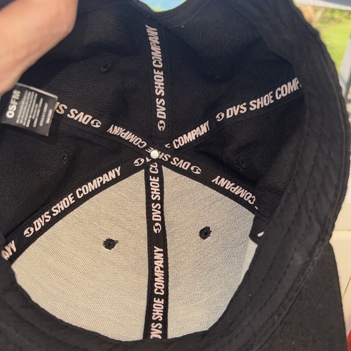 DVS Shoe Company Mütze Kappe Gummi Logo auf Tweedstoff vorne schwarz weiß Druckknopflasche - Bild 10 von 10