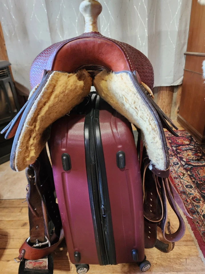 Crates Western Trail Saddle 16" Reining,Ranch, Cow W/ Fabtron Girth & Blanket - Image 4 of 4