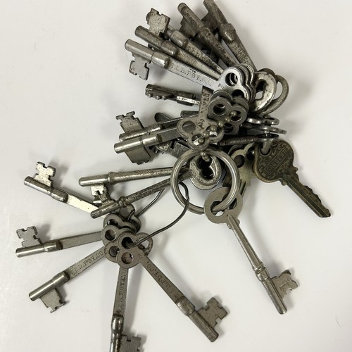Large Vintage Lot of Antique Brass Keys Skeleton, Flat, Sargent, T & B FDY Co.