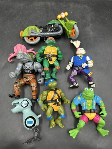 Vintage TMNT Action Figures Lot Of 8 Figures. ML
