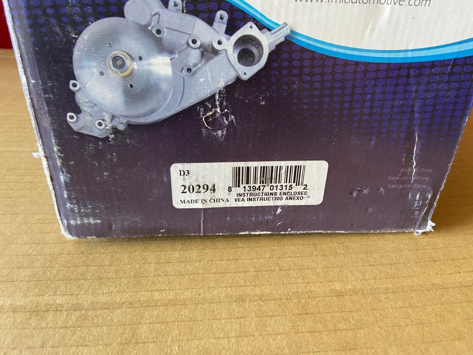 Una nueva bomba de agua con juntas Bortek 20294 Foto 2 de 4