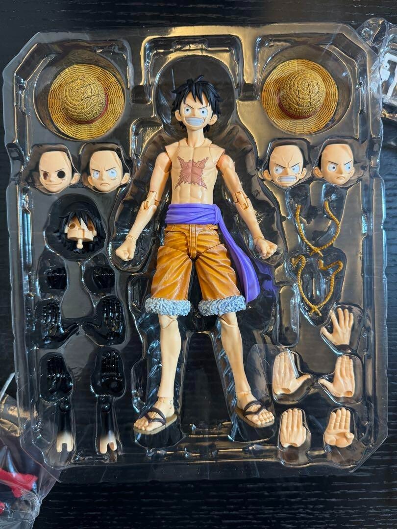 IMAGINATION WORKS ONE PIECE Monkey D Luffy 6.7in Action