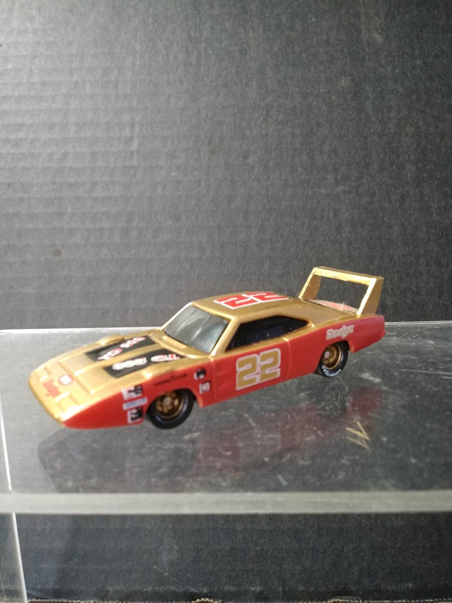 1/64 RACING CHAMPIONS 1969 DODGE CHARGER DAYTONA 