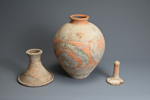 LARGE MUSEUM QUALITY CHINESE TANG DYNASTY (618-907 AD) PAINTED POTTERY VASE - Picture 8 of 16