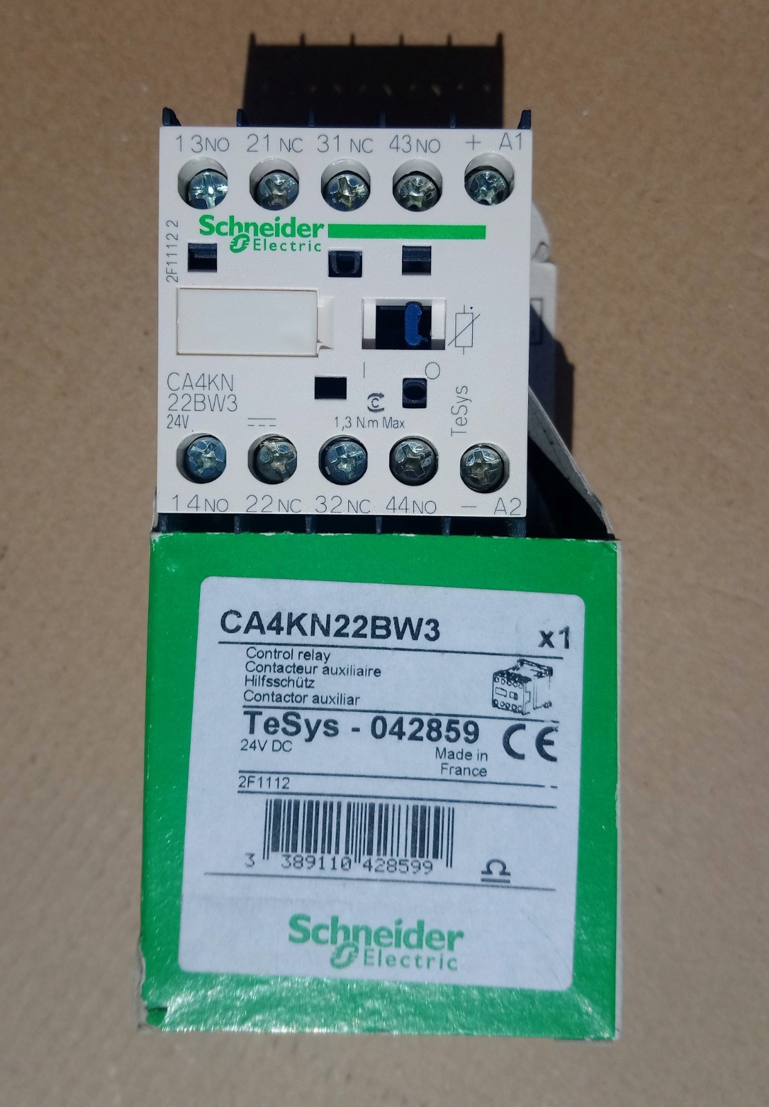 Contacteur CA4KN22BW3 Schneider pour stabiliser une commande de machine en 24V