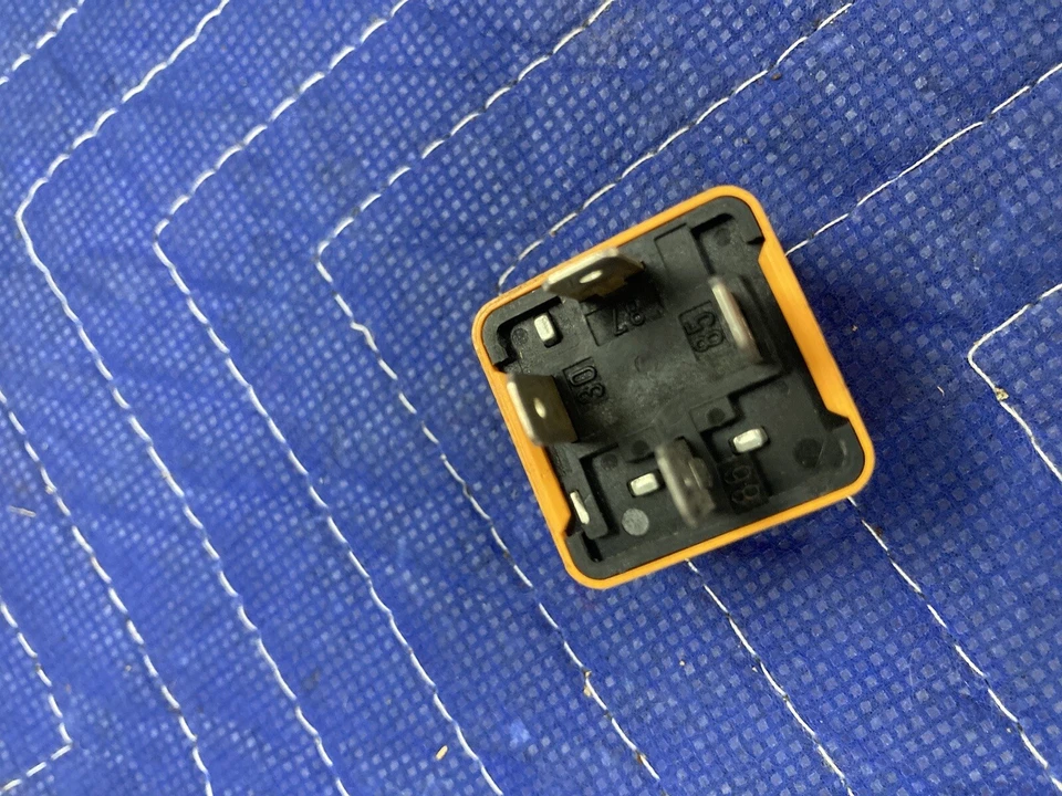 1984-1991 BMW 318i 325i E30 Orange 4 Prong Relay Unit 1375474 OEM #2686M - Image 3 of 4