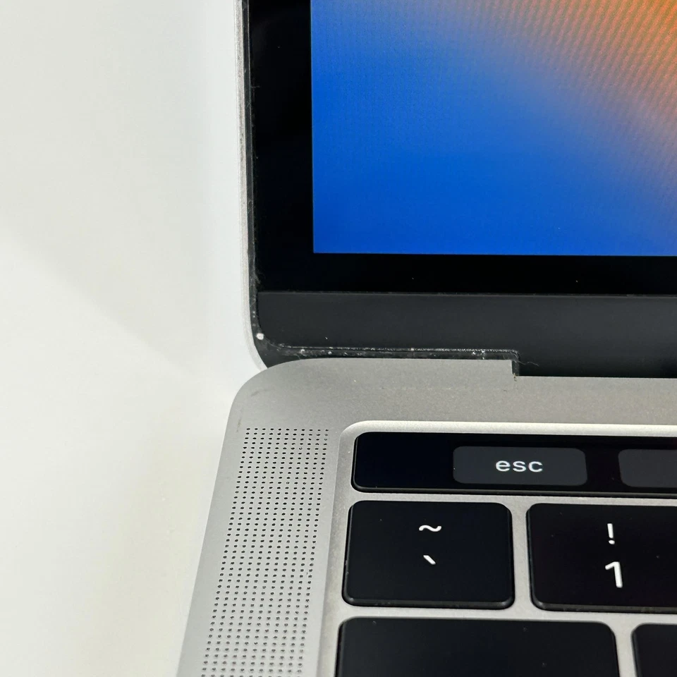 MacBook Pro 13 Silver 2017 3.5 GHz Intel Core i7 16GB 1TB SSD - Reflect Wear - Image 3 of 4