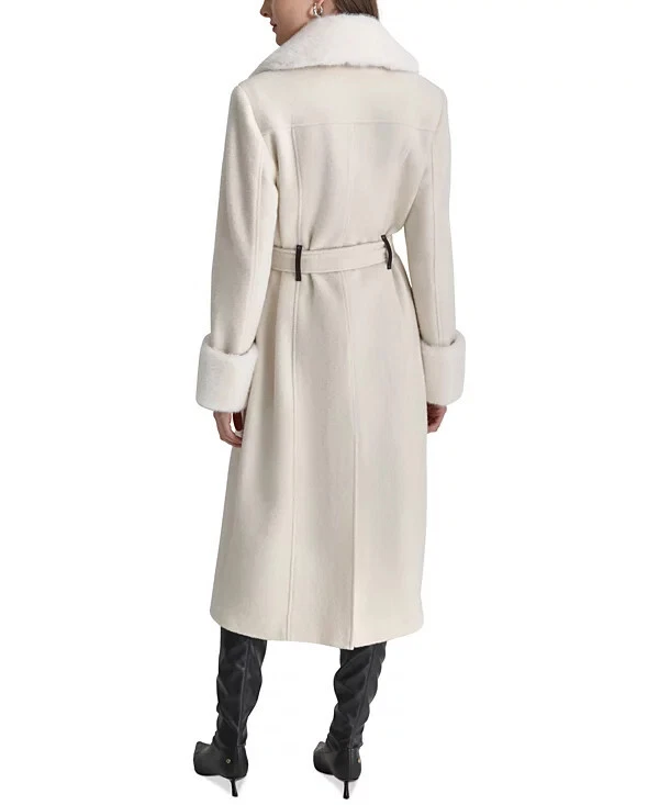 Casaco feminino com cinto peito único acabamento em pele sintética US$ 450 DKNY, pérola, GG - Imagem 2 de 4