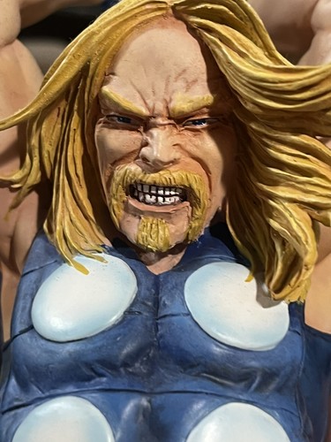 Ultimate Thor Mini Bust - Diamond Select 2003 - 1521/4000 Leggi - Foto 11 di 15