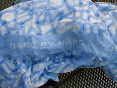 MARC BY MARC JACOBS SIGNATURE SCARF**BRAND NEW W/TAGS**BABY BLUE/WHITE - Picture 2 of 2
