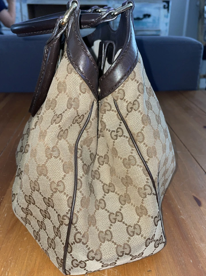 Usado en Excelente Condición Auténtico GUCCI Sukey GG Mediano Original GG Bolso de Mano/Bolso de Hombro de Lona Foto 4 de 4