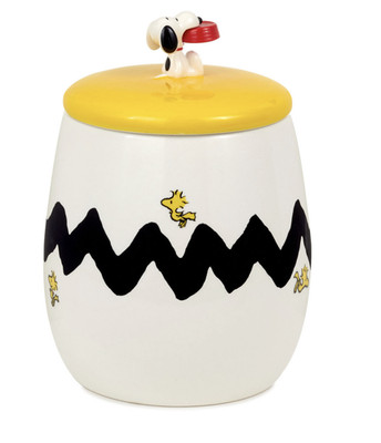 PEANUTS Hallmark 陶器製フィギュア 7体セット Hallmark Peanuts Snoopy and Woodstock Cookie Jar With Sound New
