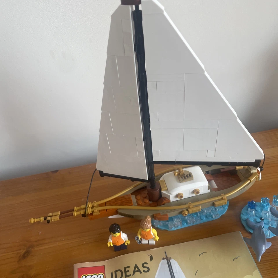 LEGO Ideas 40487 Sailboat Adventure, photo 2 of 5