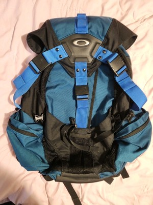 OAKLEY Icon Backpack Black/ Blue *Very Good Condition* **Fast Shipping**