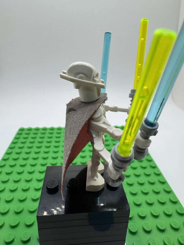 Lego Star Wars: General Grievous With Cape Minifigure Sw0134 From Set 7255 - Image 3 of 4