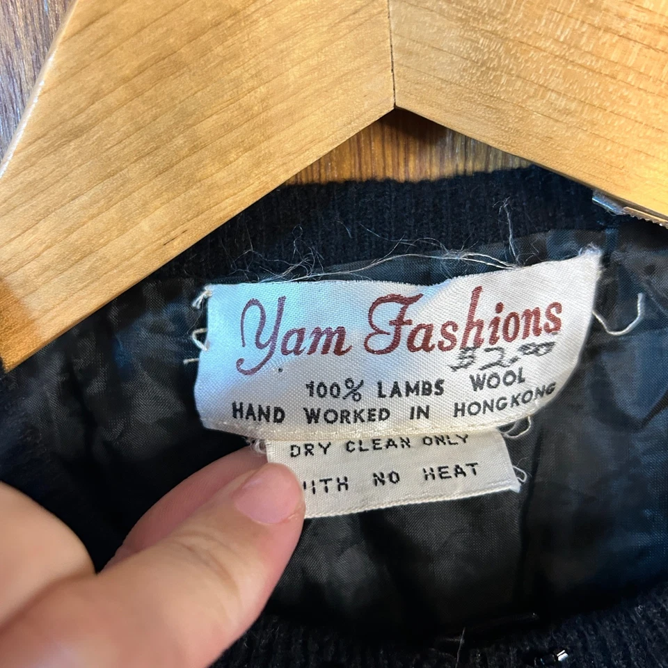 Cárdigan Suéter Vintage Yam Fashions Negro Corderos Lana Cuentas Foto 3 de 4