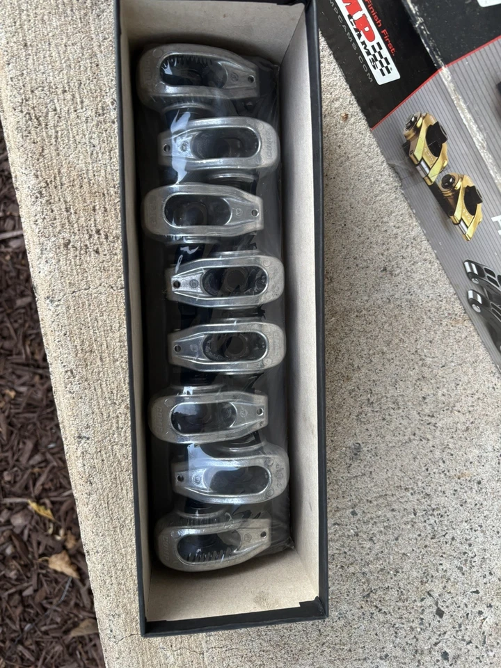 Engine Rocker Arm Comp Cams 17044-8 New old stock never taken out of box  - Image 2 of 4