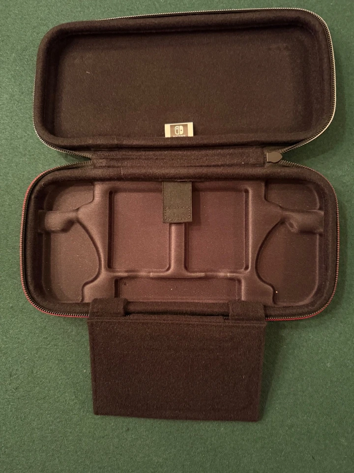 Funda de Viaje Nintendo Switch Negra con Nylon Balístico Rojo Excelente Estado Foto 3 de 4