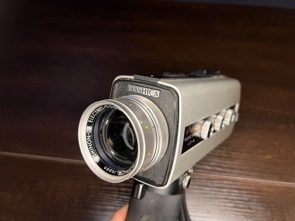 Винтажная пленочная кинокамера Yashica Electro 8 LD-6 Super 8 непроверенная как есть - Изображение 3 из 4