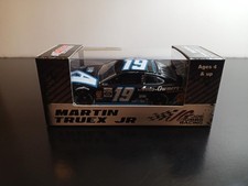 1/64 NASCAR 2019 MARTIN TRUEX JR AUTO OWNERS INSURANCE 500TH START LIONEL