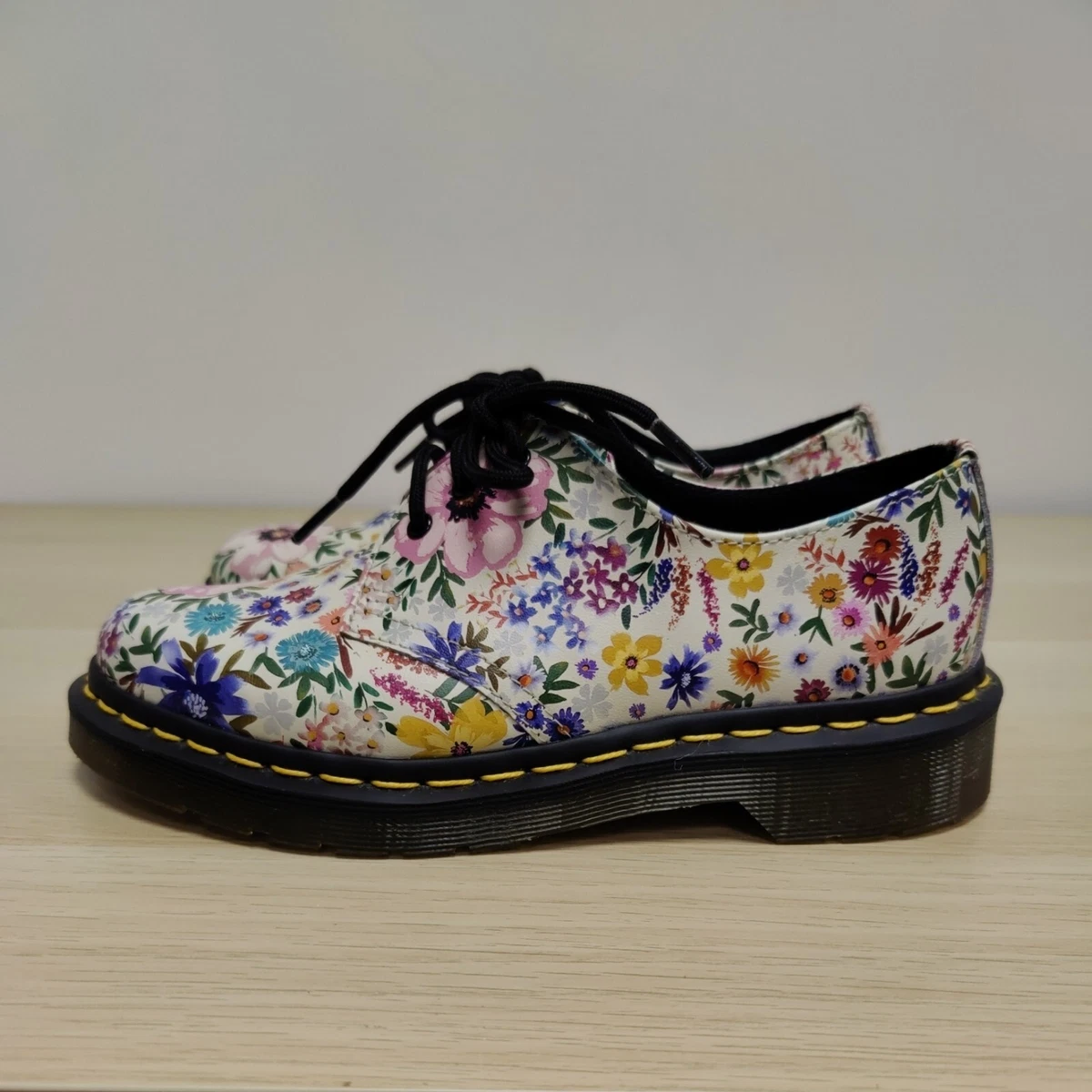 Dr martens top wanderlust 1461