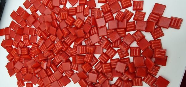 100 RAYHER Red Mosaic Tiles for Arts and Crafts Glass 1x1 cm GU8603