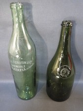 Lot 2 bouteilles anciennes verre Ratafia cerises Grenoble Teisseire old bottles