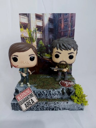 The Last Of Us Funko Pops. Display Stand. Ellie And Joel Or Clicker. Collectible